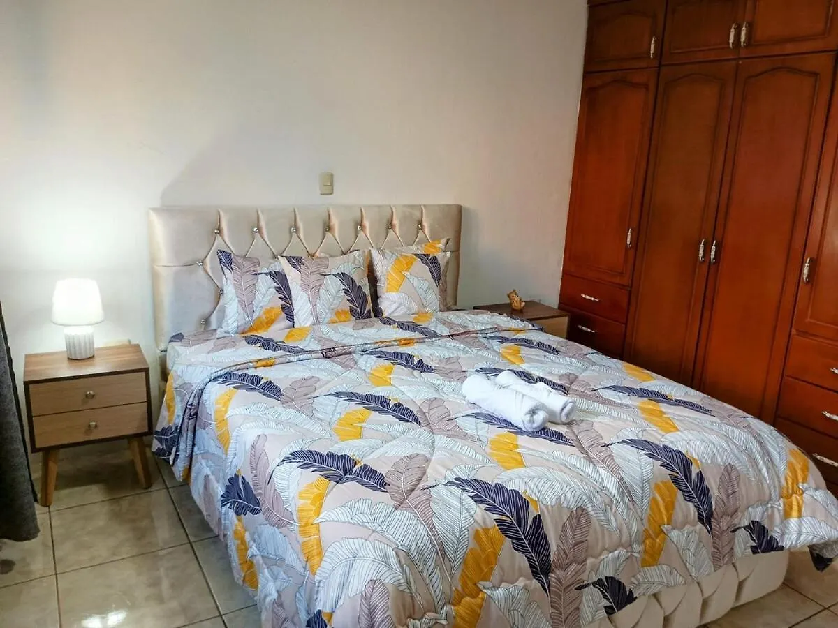 Casa de Férias Casa Amplia Con Espacio Verde Cuenca