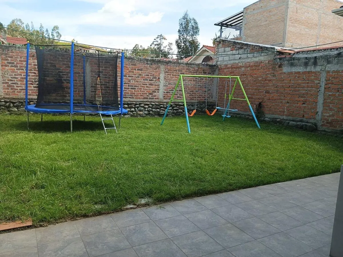 Casa Amplia Con Espacio Verde Cuenca 0*,  Equador