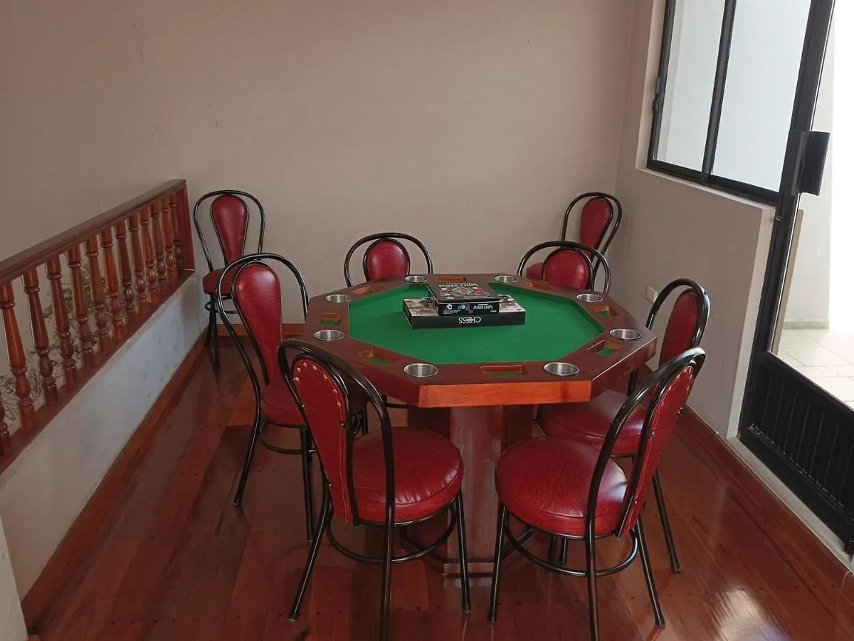 Casa de Férias Casa Amplia Con Espacio Verde Cuenca Equador