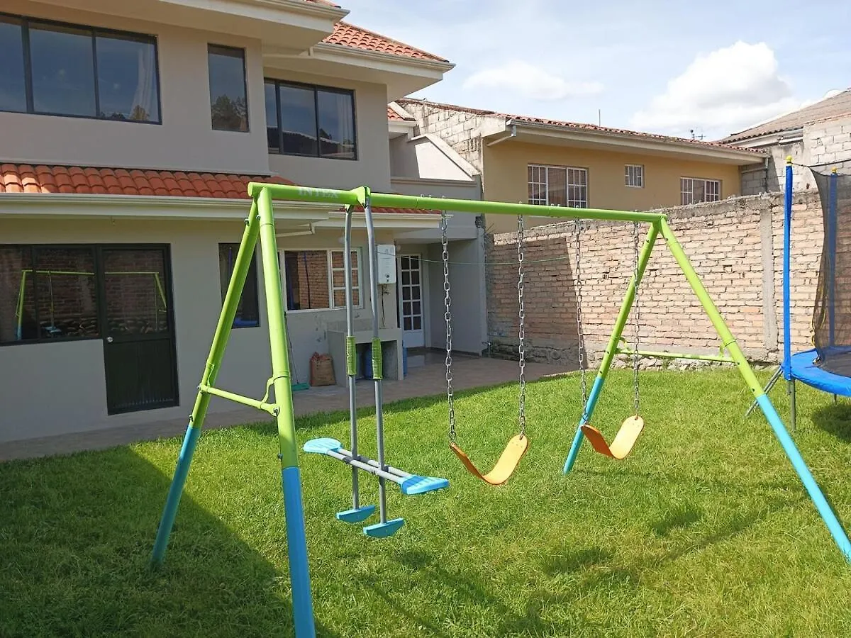 Casa de Férias Casa Amplia Con Espacio Verde Cuenca Equador